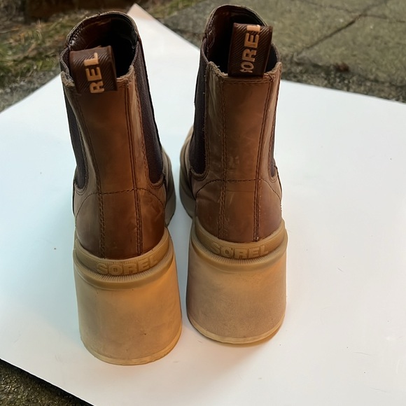 Sorel Boots- Brown * - Picture 2 of 10